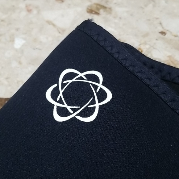 Zaggora Women's Thermo Fit Hotwear Workout Capri - Picture 2 of 6